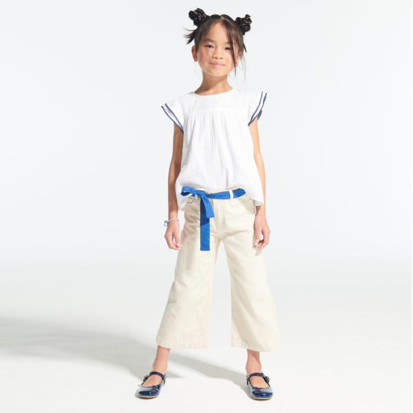 بلوزة من الشاش القطني، باللون الأبيض للفتيات.